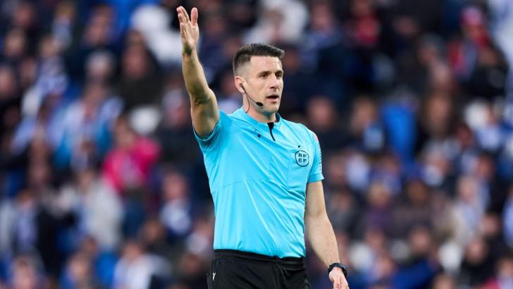 Spanish referee Isidro Diaz de Mera Escuderos
